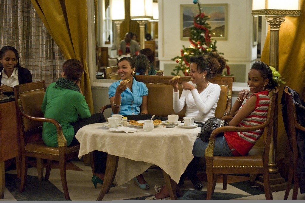 Michele Bella, tè con le amiche