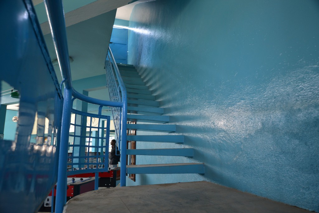 Michele Pignataro, Asmara, Piscina MIngardi, scala verso il solarium